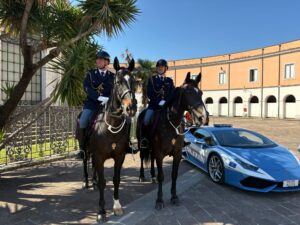 foto-premiazione-pretenDiamo-legalita-Caserta-5-300x225 Alla Scuola Allievi Agenti della Polizia di Stato: "PretenDiamo legalità".