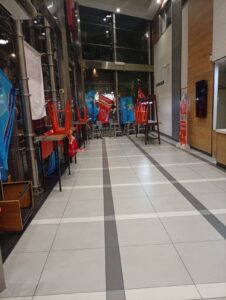 Immagine-WhatsApp-2025-10-31-ore-12.22.34_def13aee-226x300 Licenziati a Napoli Stazione Centrale: la battaglia di 28 famiglie. FOTO ESCLUSIVE!