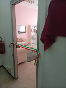 3-226x300 Stanza di Adalgisa contro la violenza di genere. Foto in esclusiva.