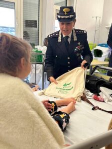 Scudieri-2-225x300 SPERANZA E NATURA NEGLI OSPEDALI PEDIATRICI CON I CARABINIERI FORESTALI