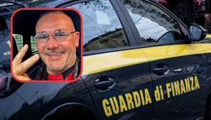 download-98 Attività commerciale virale sui social, Neapolitan Store, sequestrata per fatture false ed evasione dell'Iva