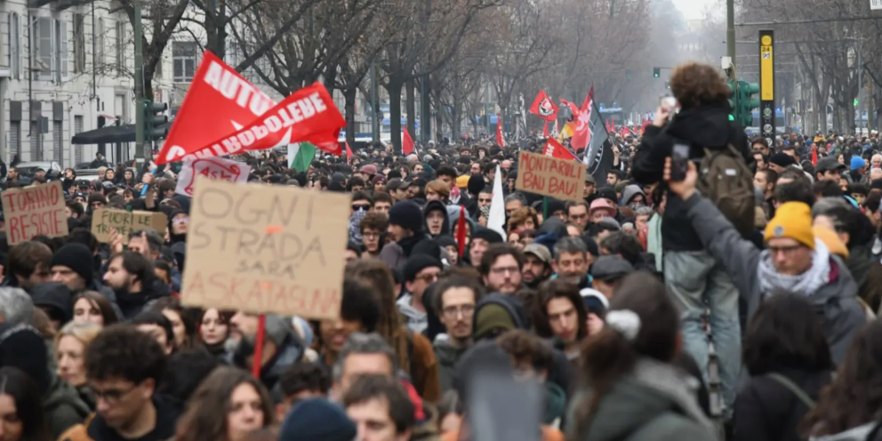 PLAUSO AL PREMIER MELONI