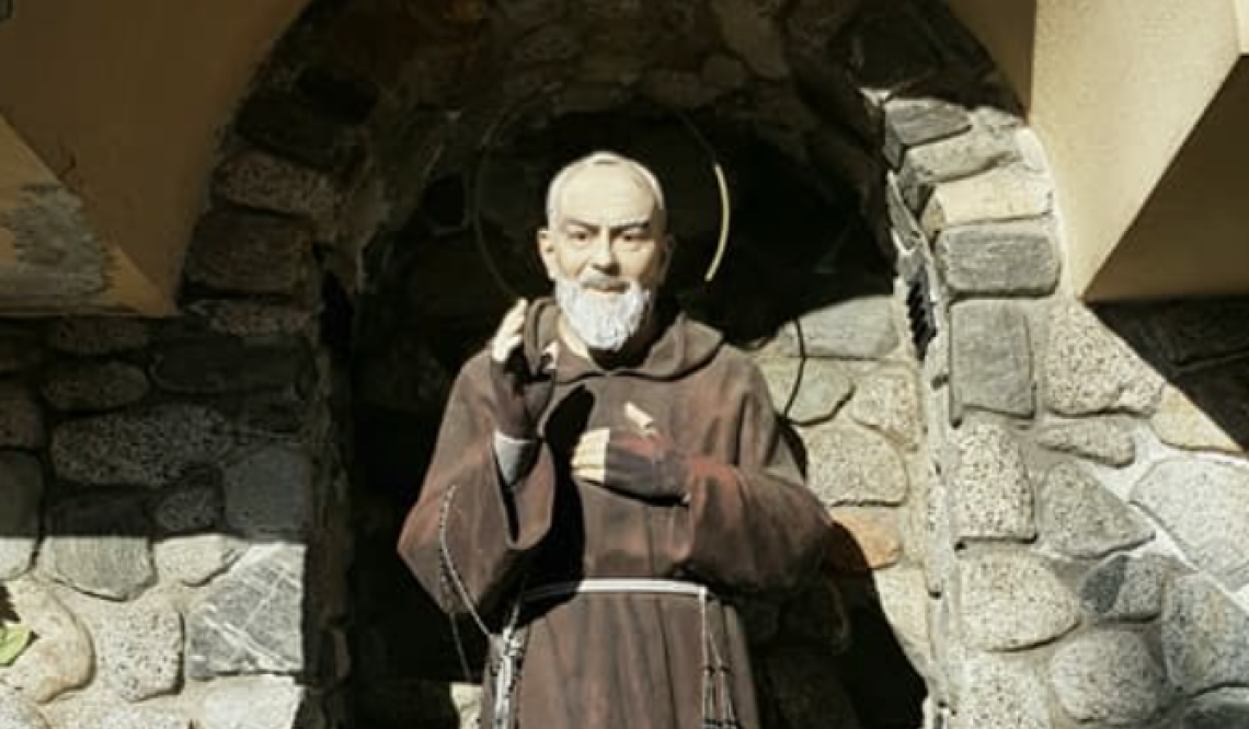 Statua di Padre Pio