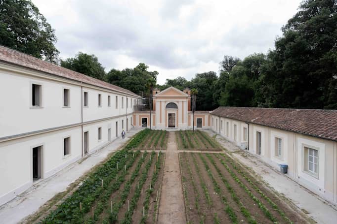 Cortile-dellex-Complesso-dei-Passionisti_Reggia-di-Caserta_foto-di-Marco-Ferraro Polo culturale nell'ex Complesso dei Passionisti a Caserta