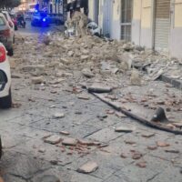 crolli-a-pozzuoli-200x200 Bilancio terremoto Campi Flegrei: 21 feriti, centinaia di sfollati. Tutte le foto