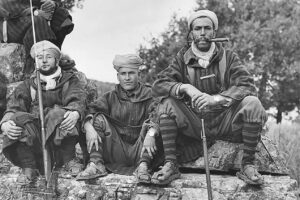 Goumiers_posing_with_their_weapons_in_France-Margaret-Bourke-White-300x200 La verità sulla Tammurriata nera