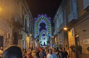 images-61-300x197 Festa del Crocifisso a Marcianise: la giunta vieta i biglietti omaggio e taglia i prezzi del luna park