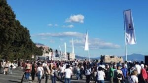 images-70-1-300x168 SPECIALE AMERICA'S CUP: Grande successo per l'America's Cup, 250.000 sul lungomare di Napoli