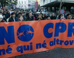 download-2026-10-24T125334.886-252x200 Sabato di tensione in Campania: perquisiti 7 ultras prima del corteo a Napoli. Proteste a Castel Volturno e Ischia